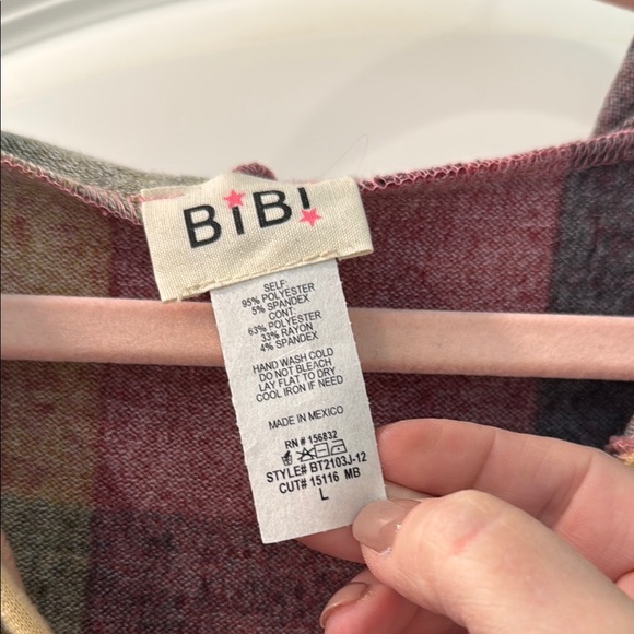 BiBi Plaid Hooded V-neck Cozy Knit - Picture 2 of 7